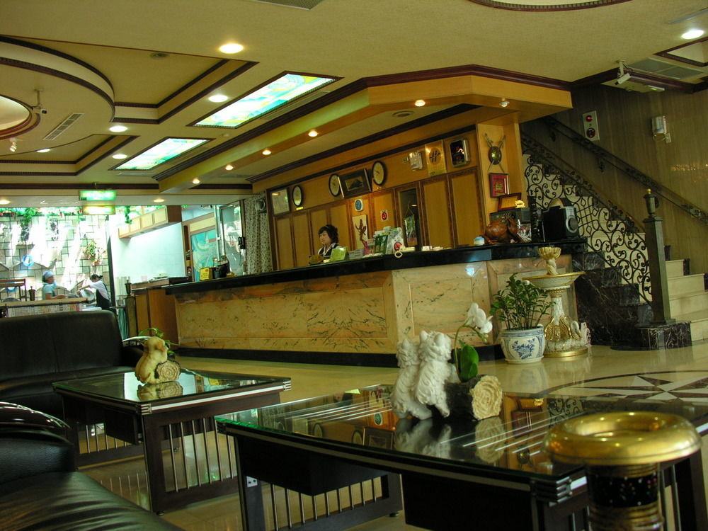 Sunrise Hotel Tainan Exterior foto