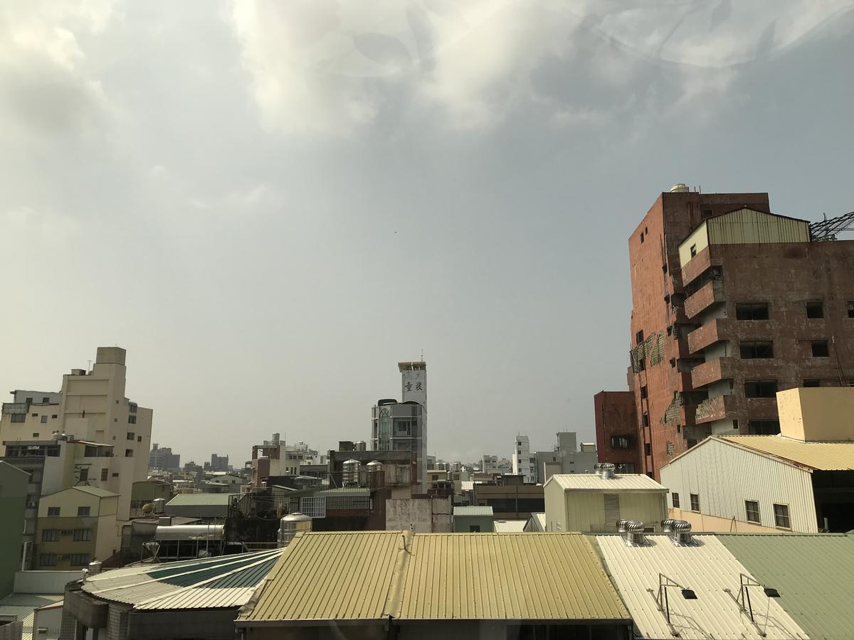 Sunrise Hotel Tainan Exterior foto
