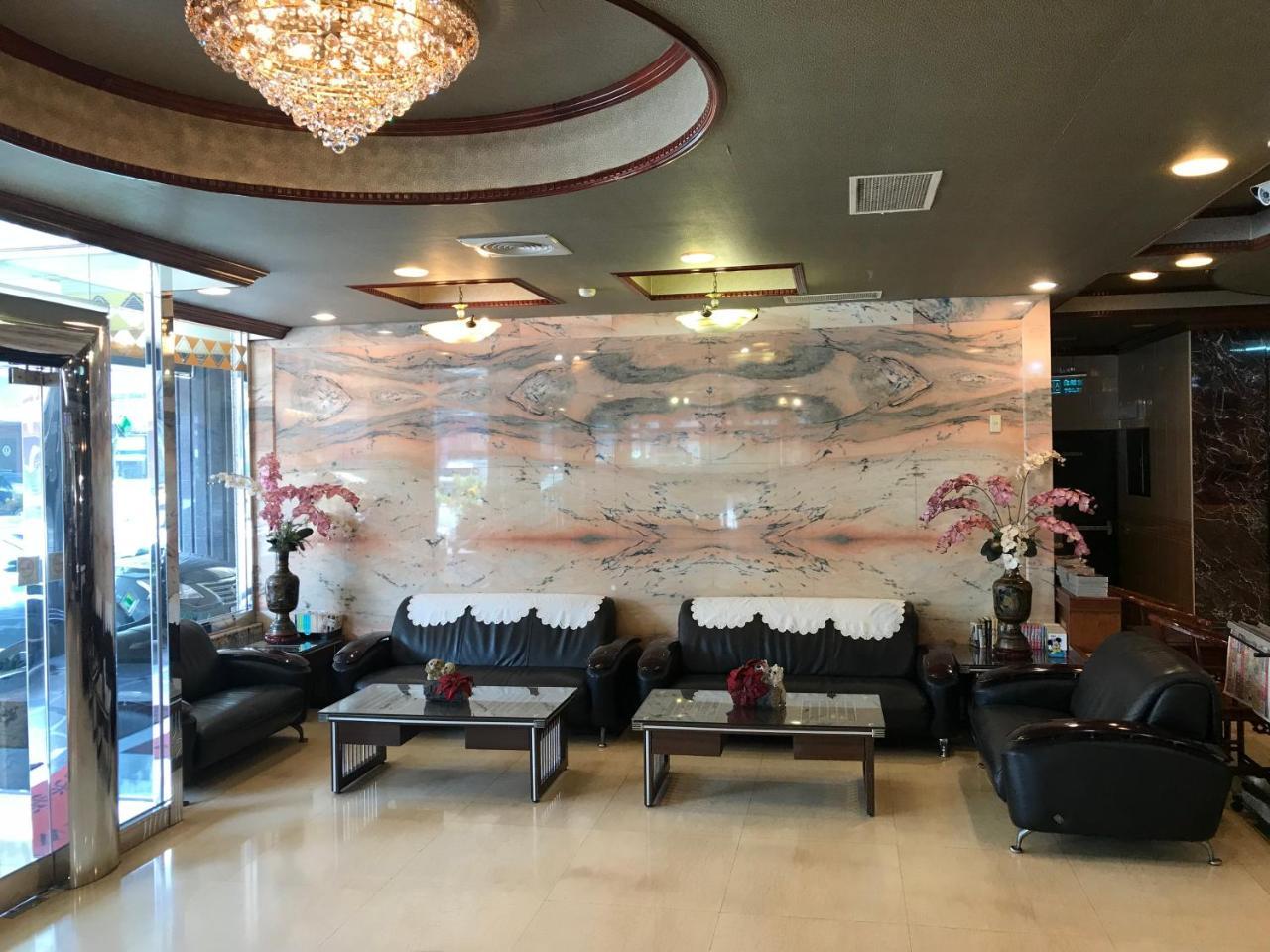 Sunrise Hotel Tainan Exterior foto