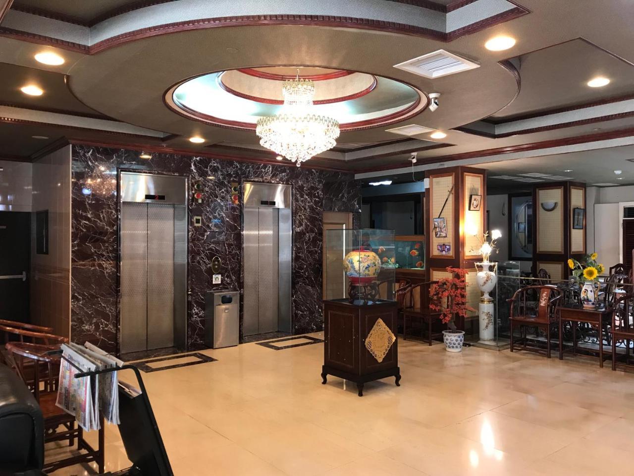 Sunrise Hotel Tainan Exterior foto